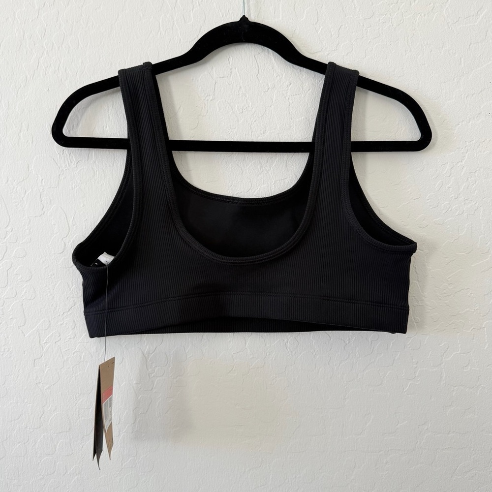 Nike Black Ribbed Sports Bra with embroidered Logo - Picture 2 of 6